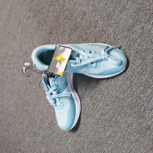 Women's running shoes size 8 new